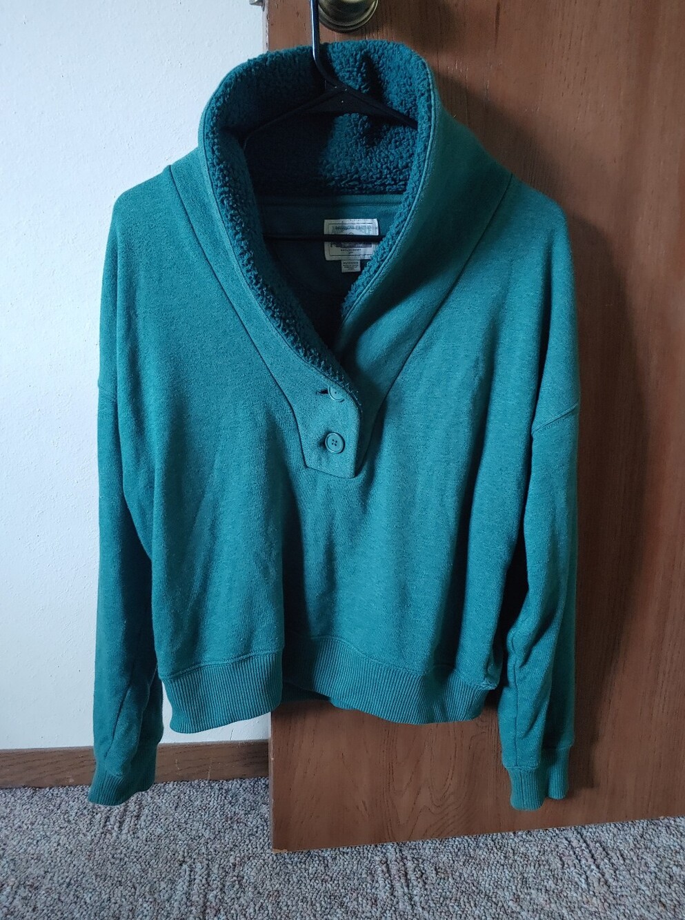 American Eagle sweatshirt